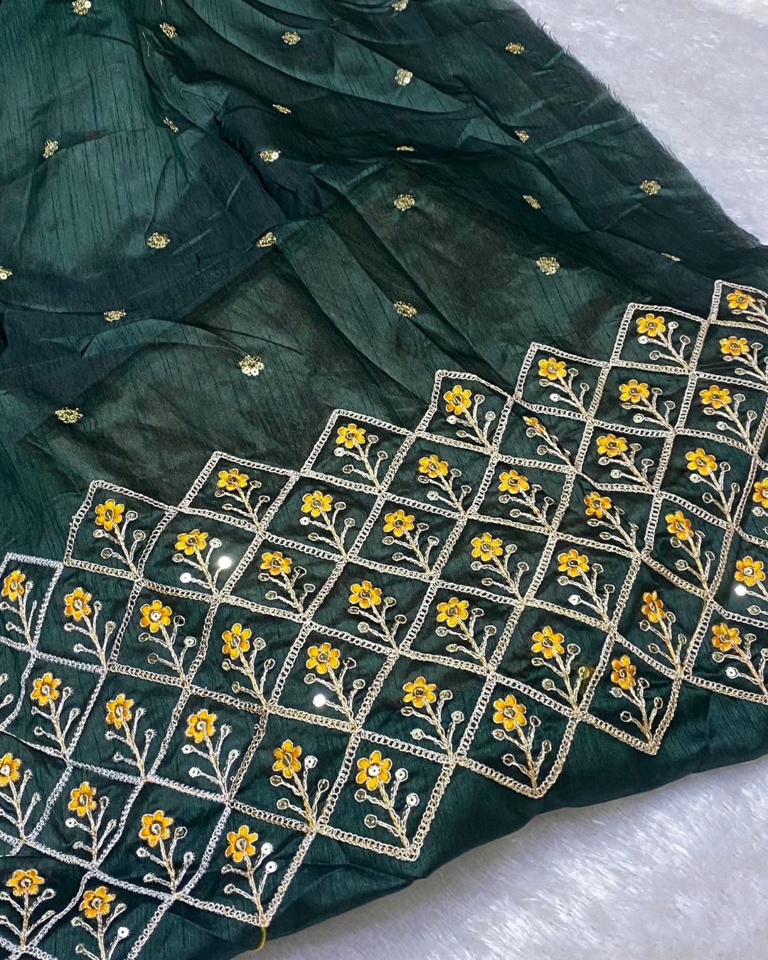 Yellow Colour Chiffon Saree With Contrast Blouse