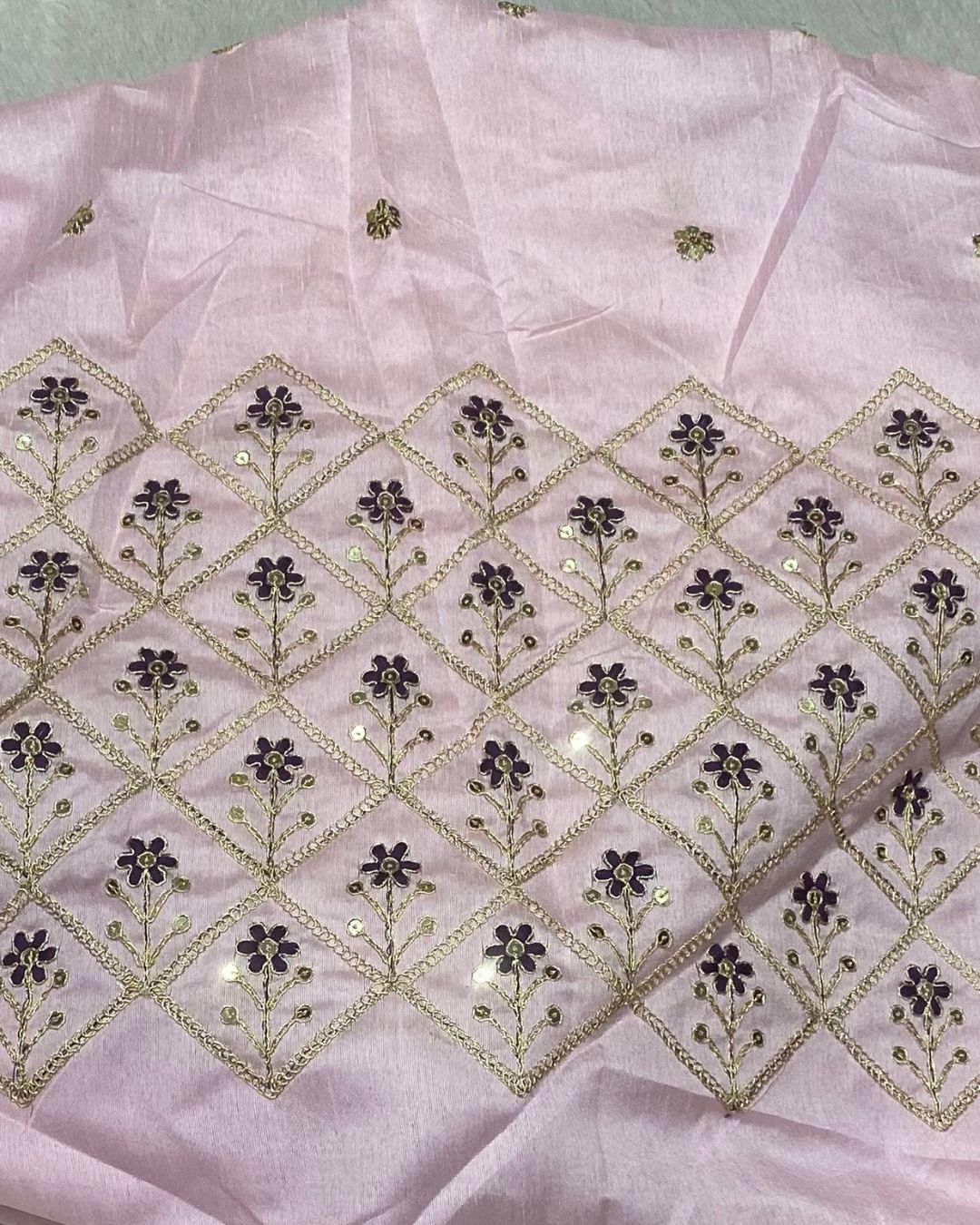 Purple Colour Chiffon Saree With Contrast Blouse
