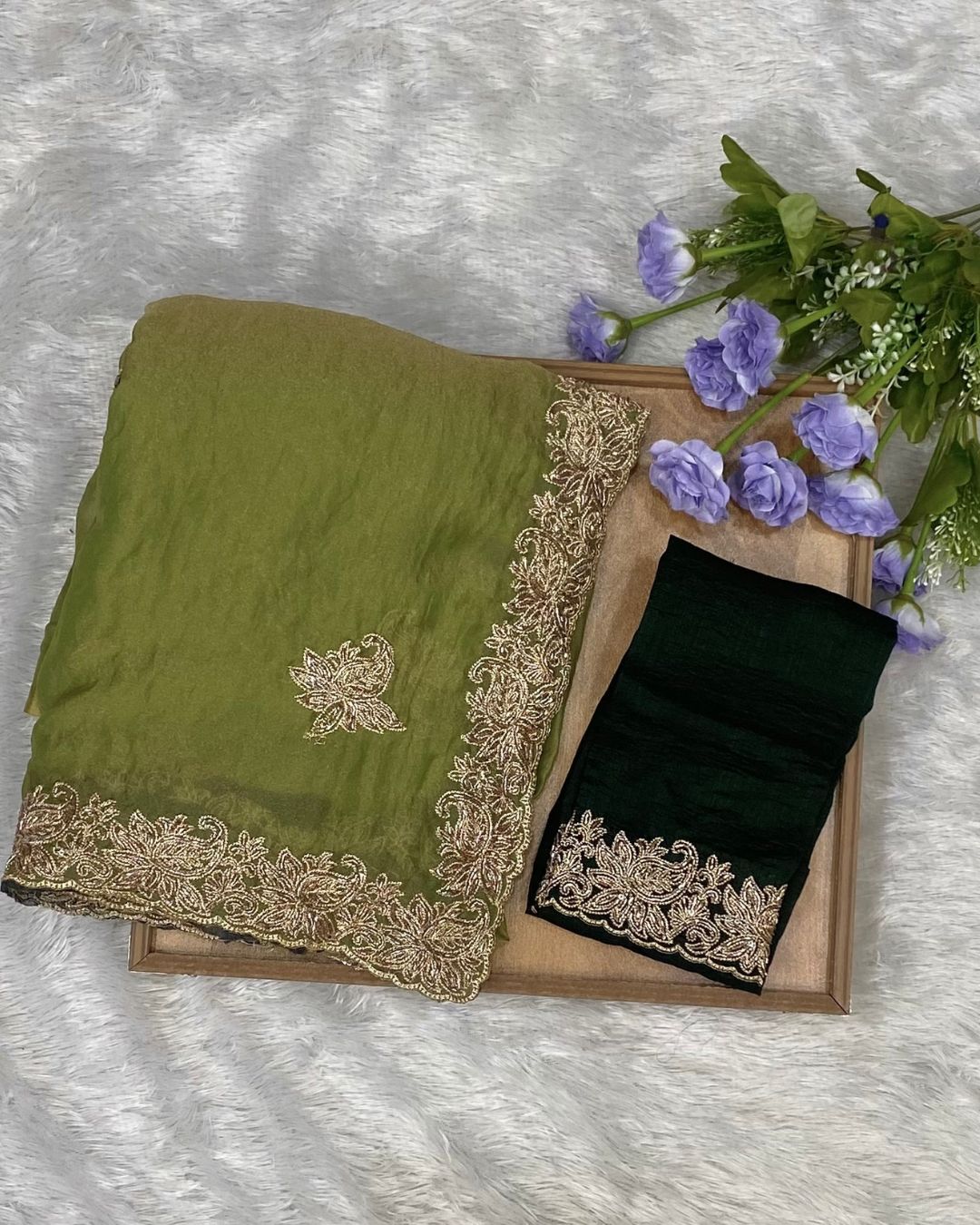 Moss Green Colour Shimmer Silk Saree with Contrast Blouse Piece