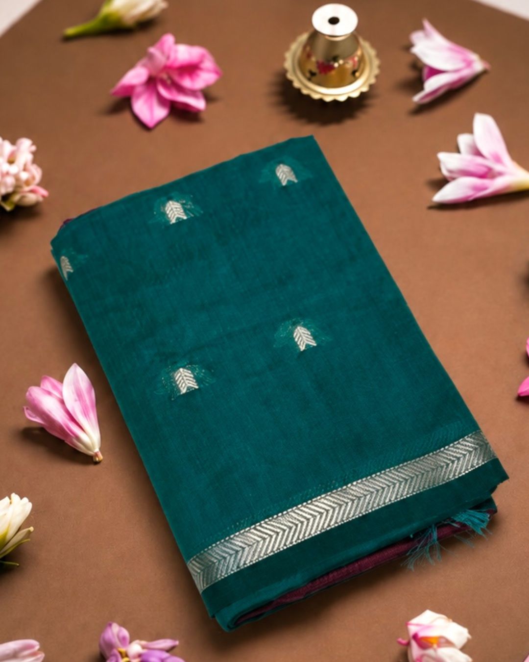 Morpankhi Colour Maheshwari Cotton Saree with Contrast Blouse