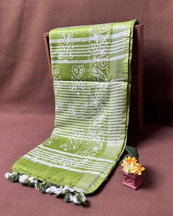 Parrot Green Colour Cotton Bandhani Printed Saree