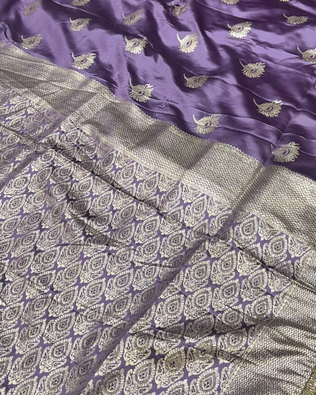 Lilac Colour Soft Silk Saree With Moti Border