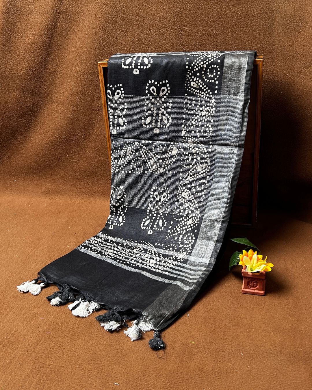 Black Colour Cotton Bandhani Printed Saree