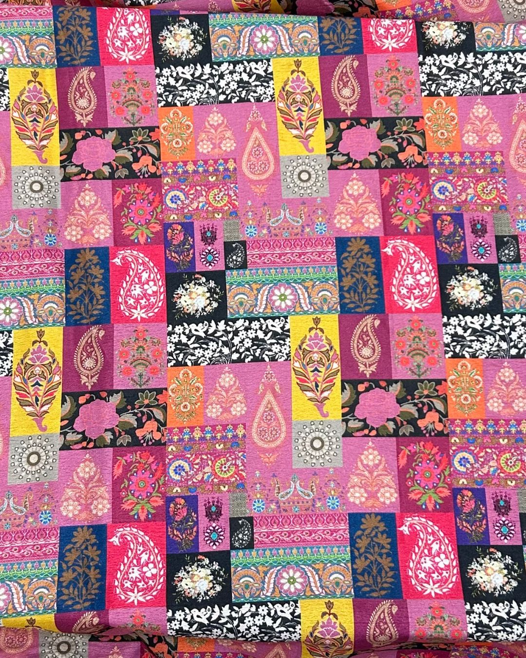 Viscose Pink Colour Digital Patchwork Printed Saree