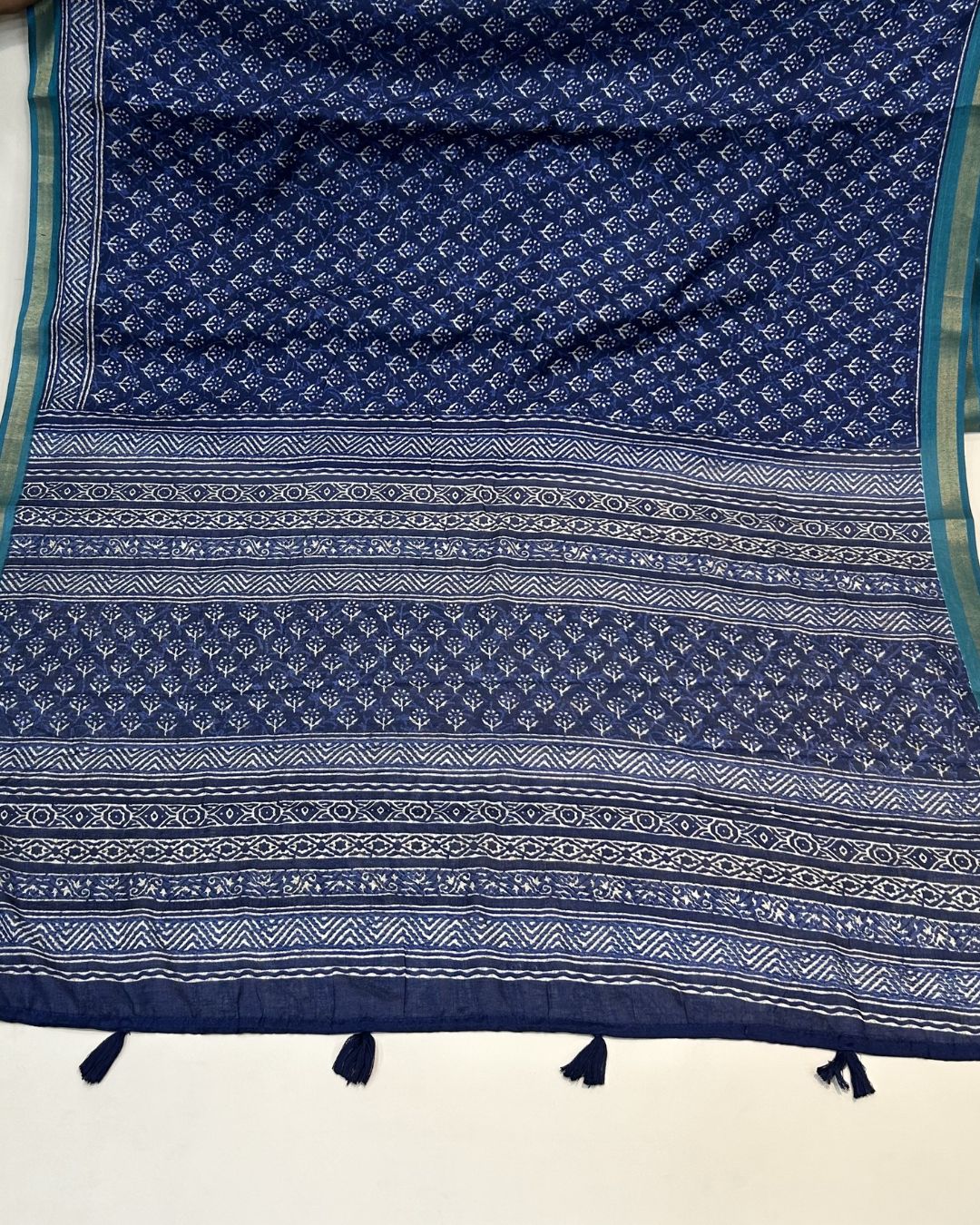 Blue Colour Mal Cotton Indigo Printed Saree with Contrast Border
