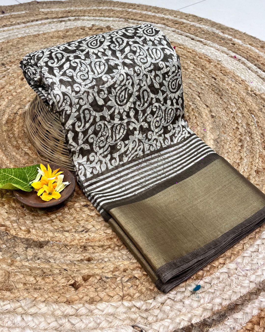 Black Colour Cotton-Blend Paisley Printed Saree