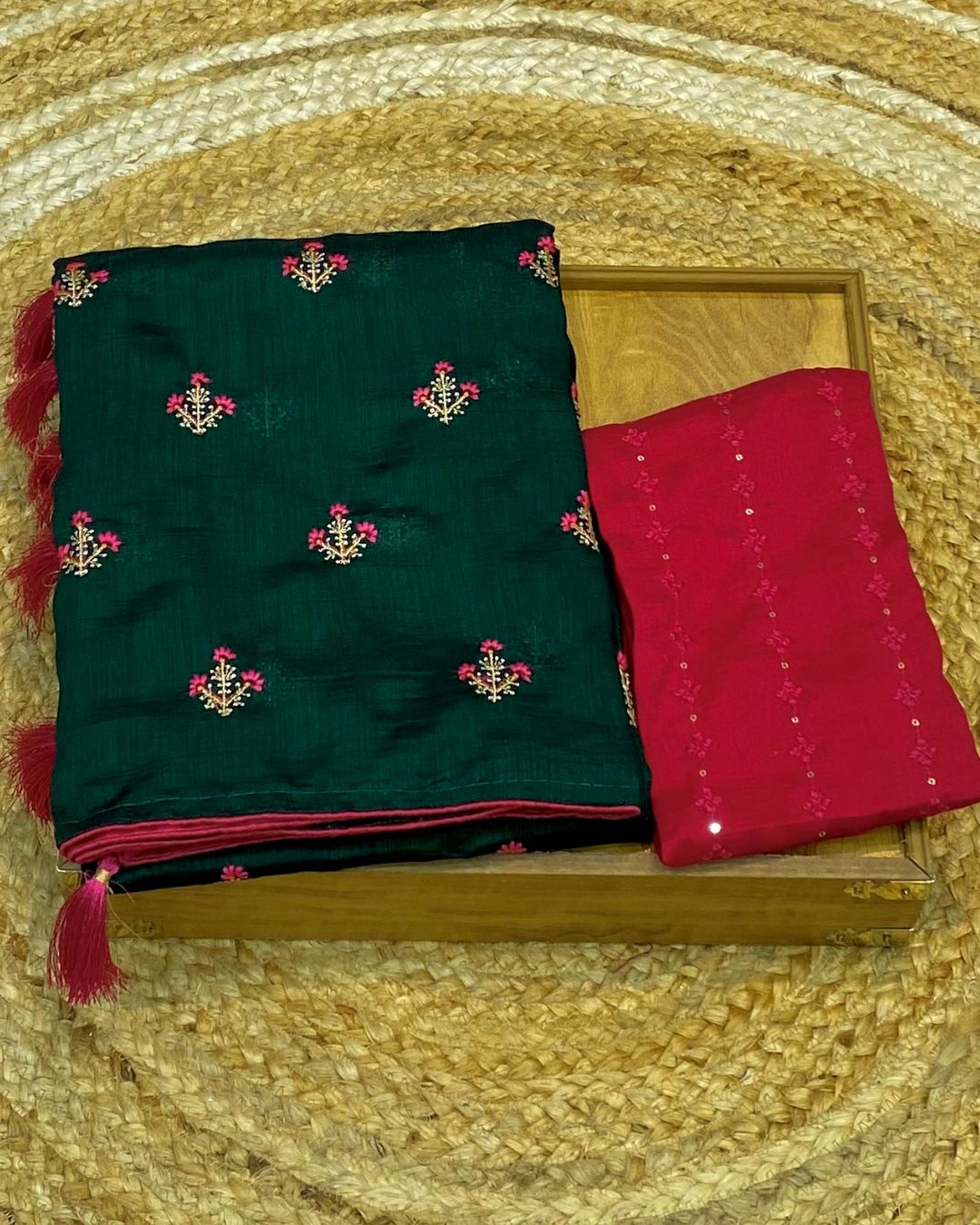 Bottle Green Colour Vichitra Silk Saree with Contrast Blouse Piece