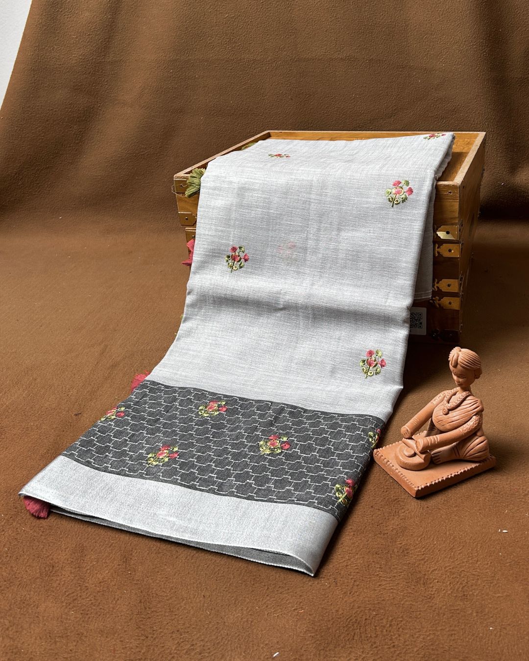 Grey Colour Cotton Floral Embroidery Saree