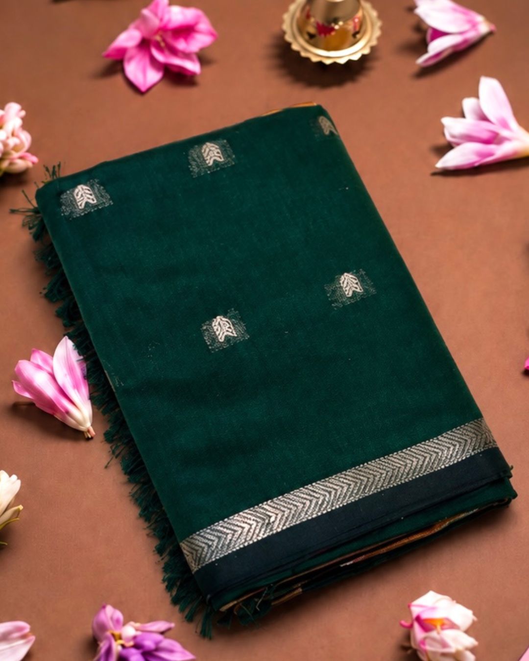 Green Colour Maheshwari Cotton Saree with Contrast Blouse