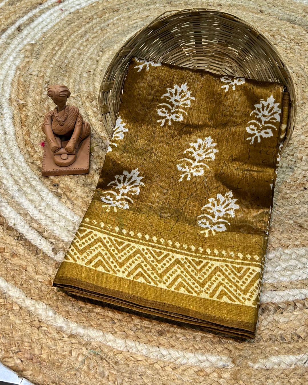 Old Gold Colour Cotton-Blend Floral Printed Saree