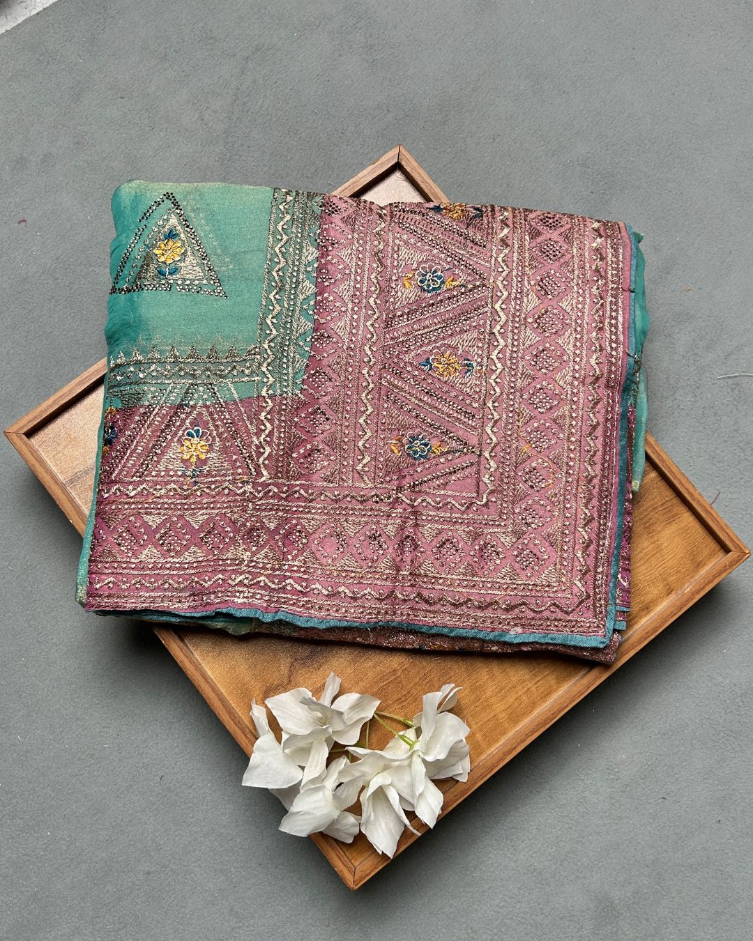 Sage Green Colour Shimmer Georgette Dual Shine Wok Border Saree