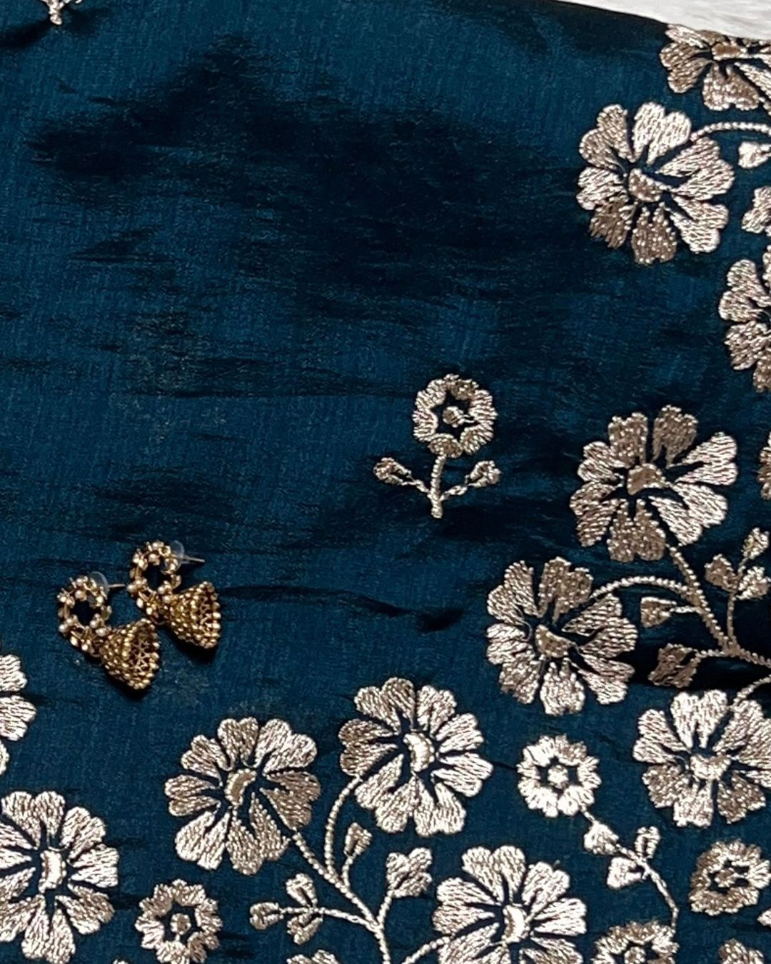 Dark Petrol Blue Colour Vichitra Silk Cut Wok Border Saree