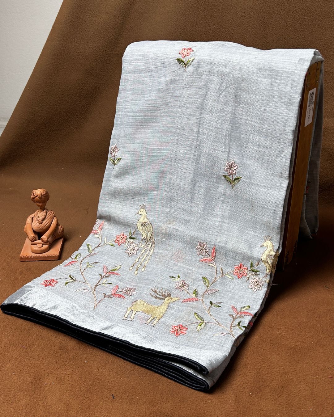 Grey Colour Linen Cotton Thread work Saree