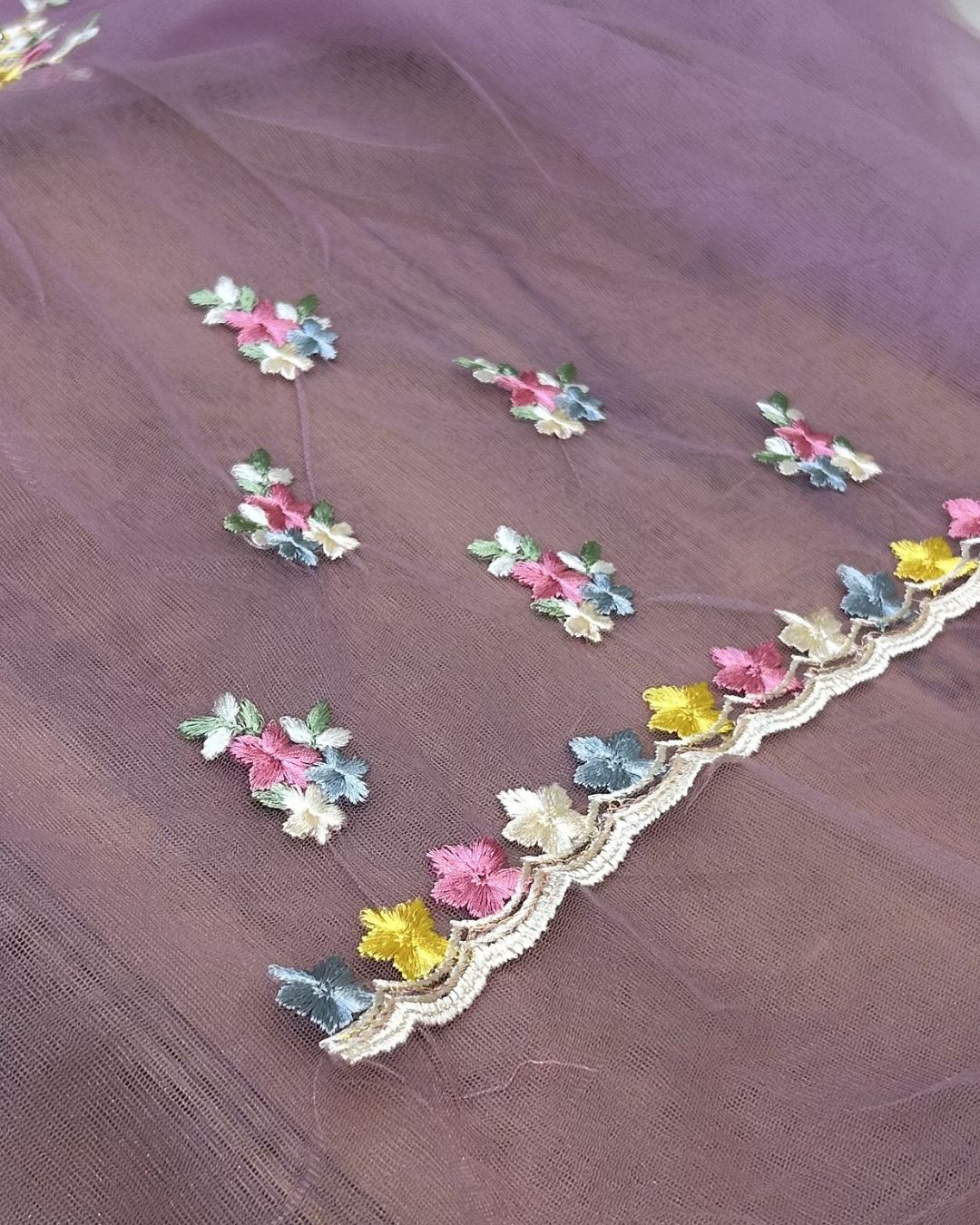 Lilac Pink Colour Soft Net Thread Work Saree