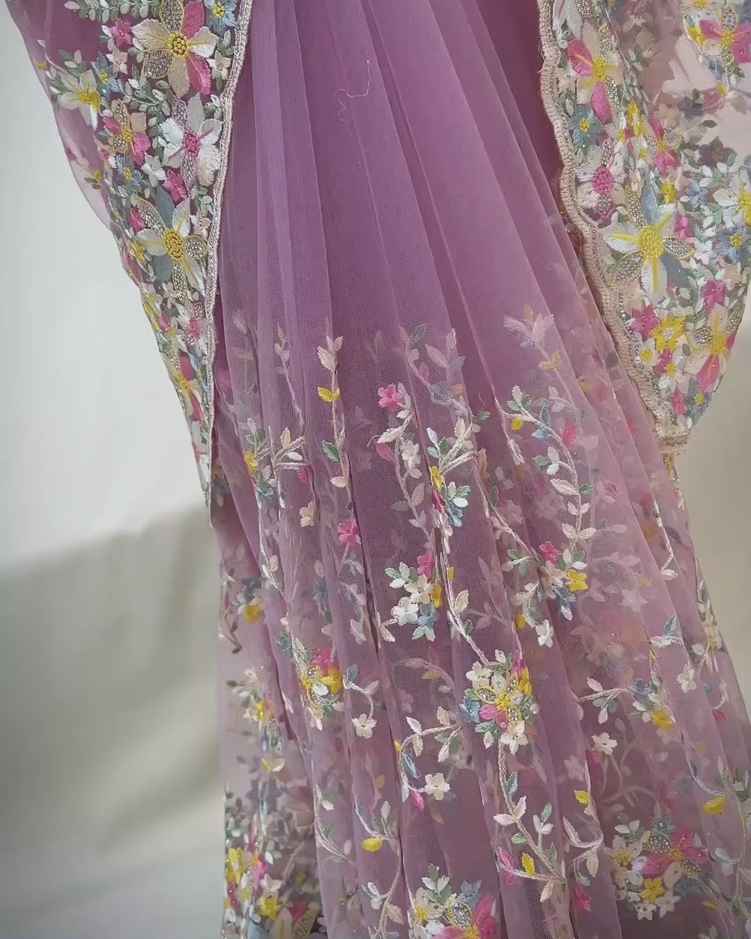 Lilac Pink Colour Soft Net Thread Work Saree